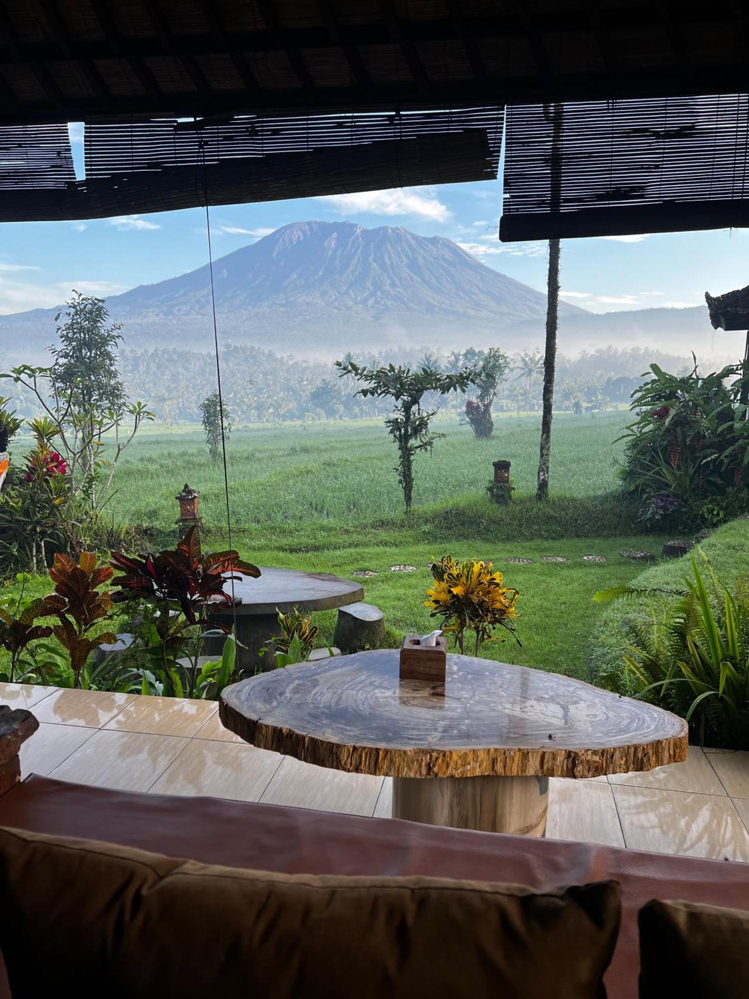 Great Mountain Views Villa Resort Selat Buitenkant foto