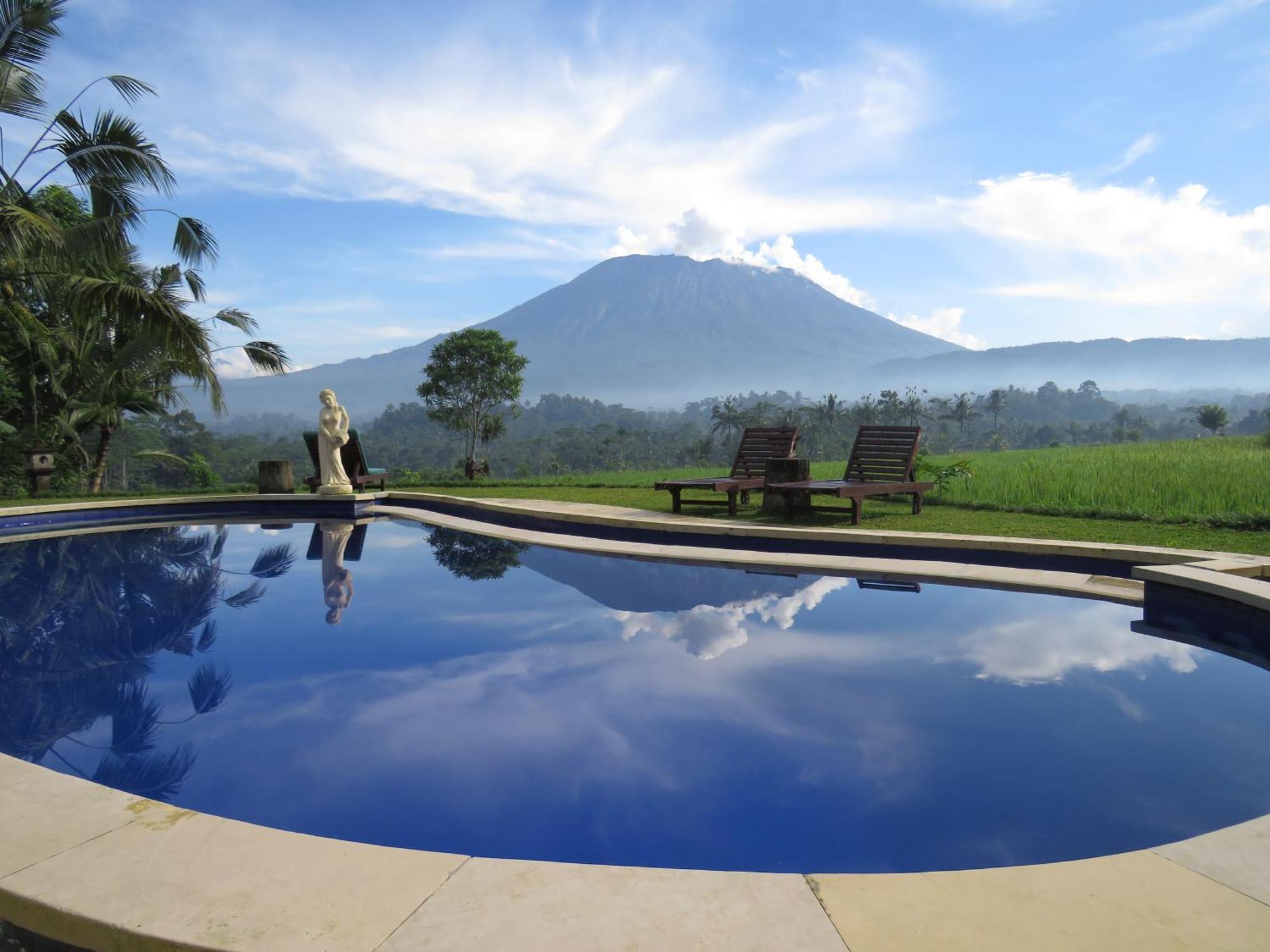 Great Mountain Views Villa Resort Selat Buitenkant foto