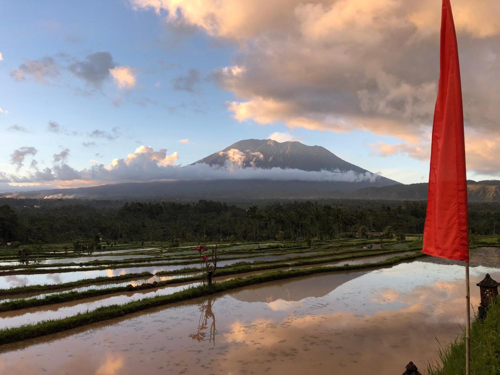 Great Mountain Views Villa Resort Selat Buitenkant foto