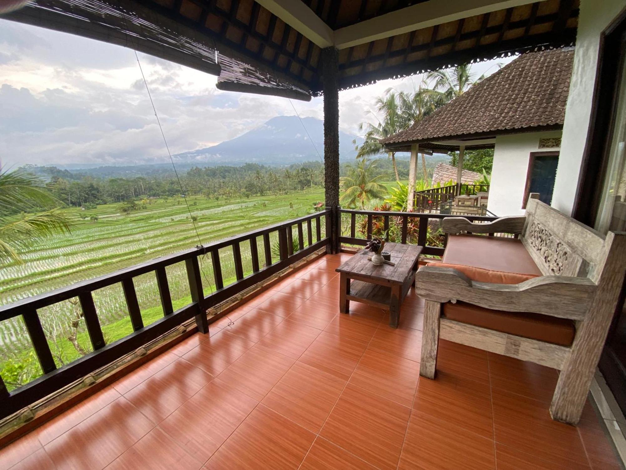 Great Mountain Views Villa Resort Selat Buitenkant foto